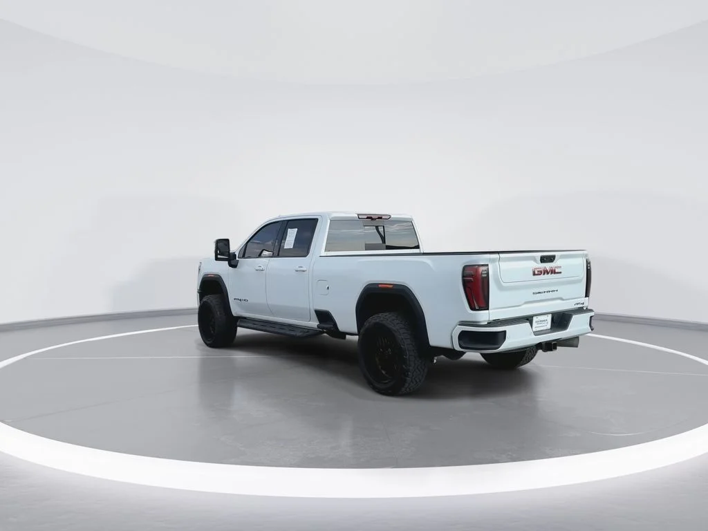 Used 2024 White GMC AT4 image 6