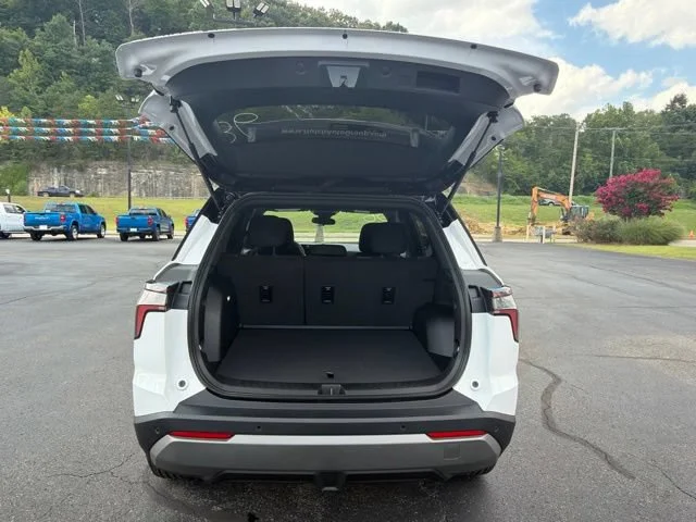 2027 Chevrolet Equinox LT - Photo 19