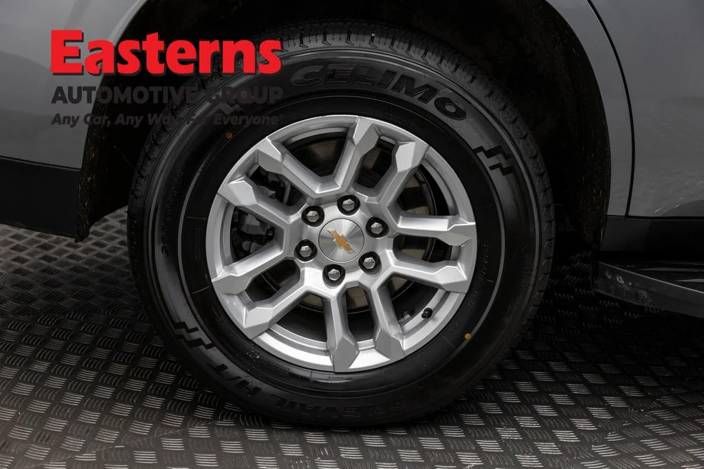Used 2025 Gray Chevrolet LT image 33
