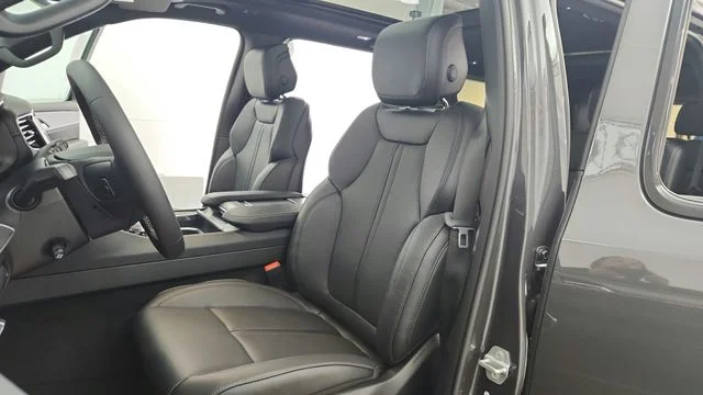 New 2026 Baltic-Gray Metallic Clear-Coat Exterior Paint Jeep Limited Altitude image 16