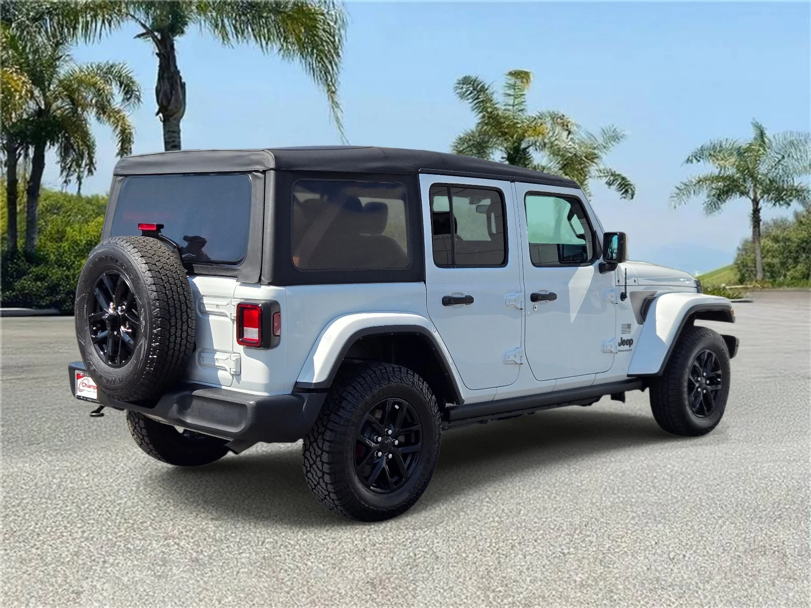 Used 2023 Bright White Clearcoat Jeep Freedom 4 Door 4x4 *Ltd Avail* image 4