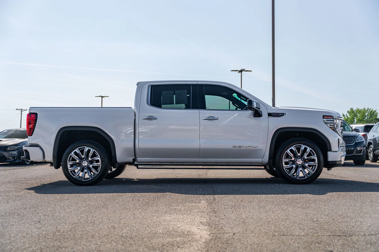Used 2024 White GMC Denali image 7