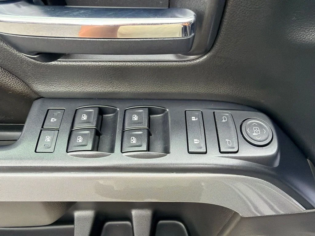 Used 2016 Gray Chevrolet LT image 27
