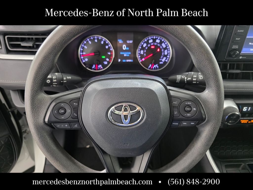 Used 2021 White Toyota XLE image 17