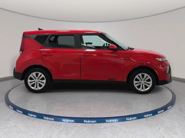 Certified Used 2021 Inferno Red Kia LX image 5