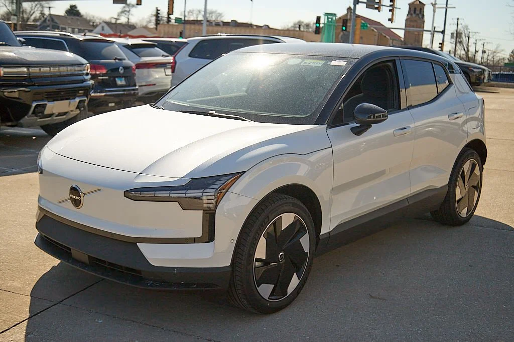 New 2026 Crystal White Volvo Ultra image 6