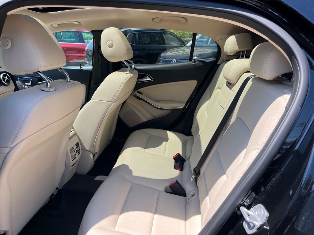 Used 2018  Mercedes-Benz GLA 250 image 26