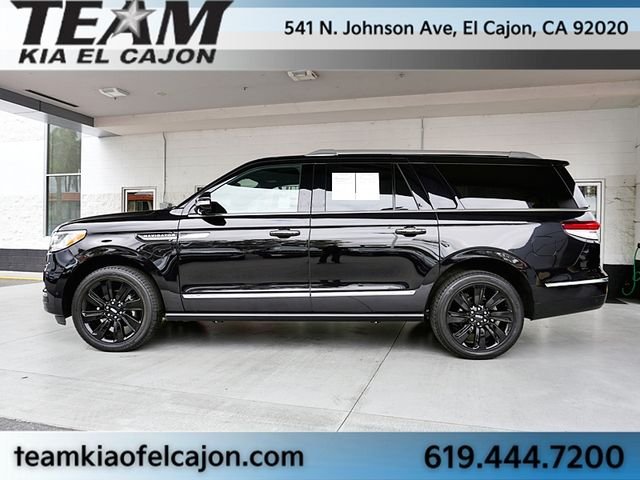 Used 2022 Black Lincoln Reserve image 6