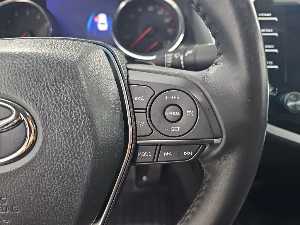 Used 2018 Blue Toyota XSE image 20