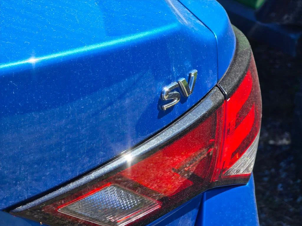 Used 2022 Blue Nissan SV image 14