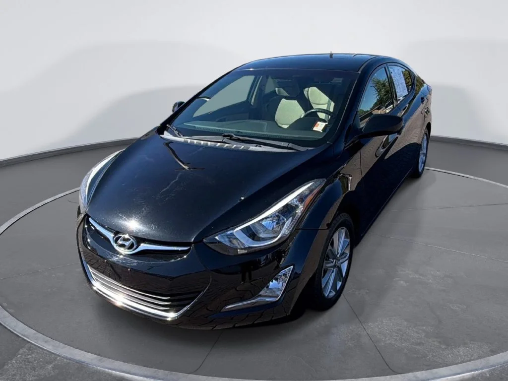 Used 2016 Black Hyundai SE image 3