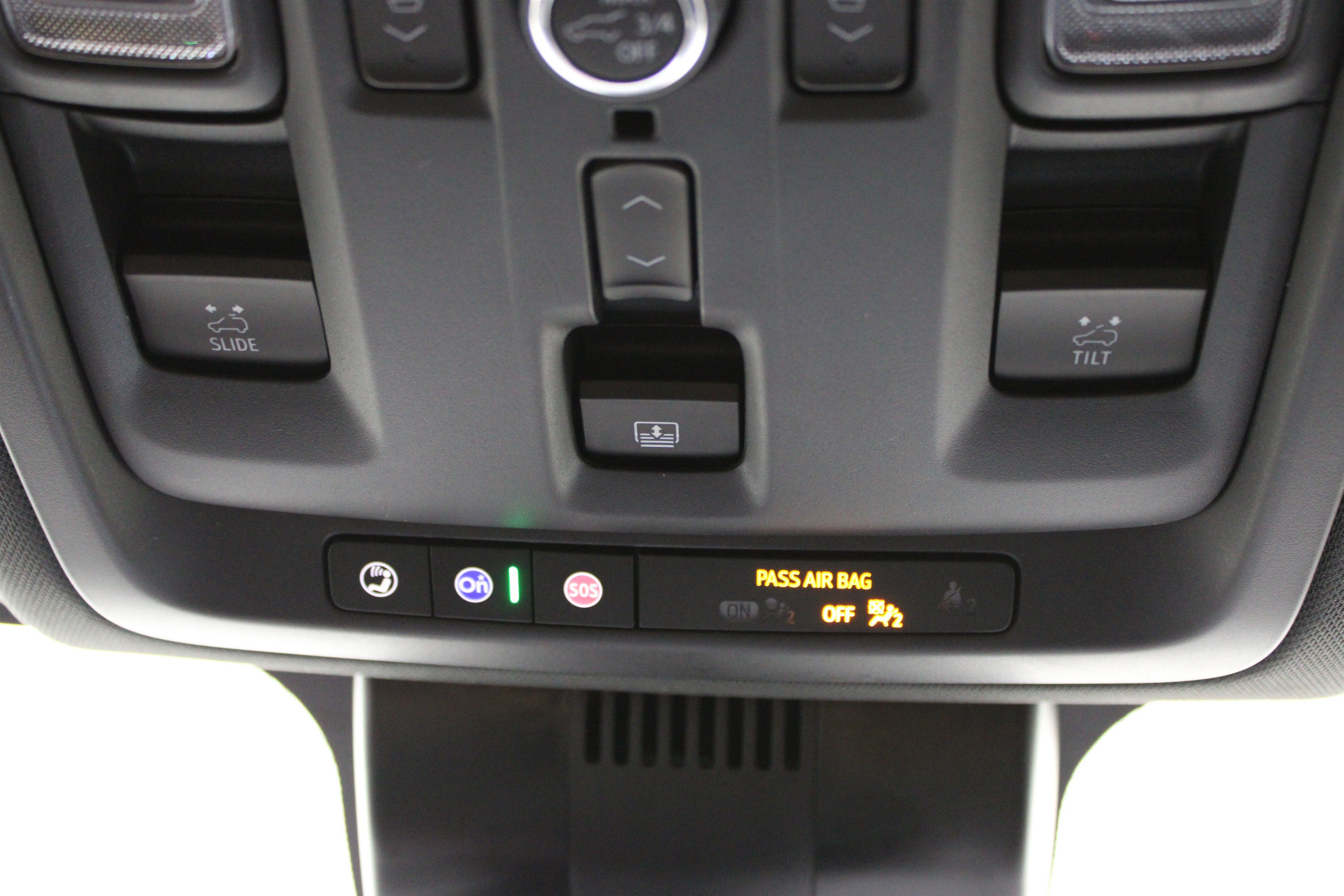Used 2024 Iridescent Pearl Tricoat Chevrolet High Country image 25
