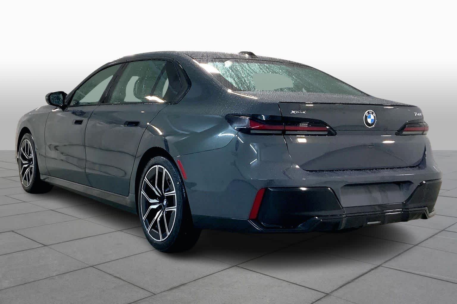Used 2026 Dravit Grey Metallic BMW 740i xDrive image 12
