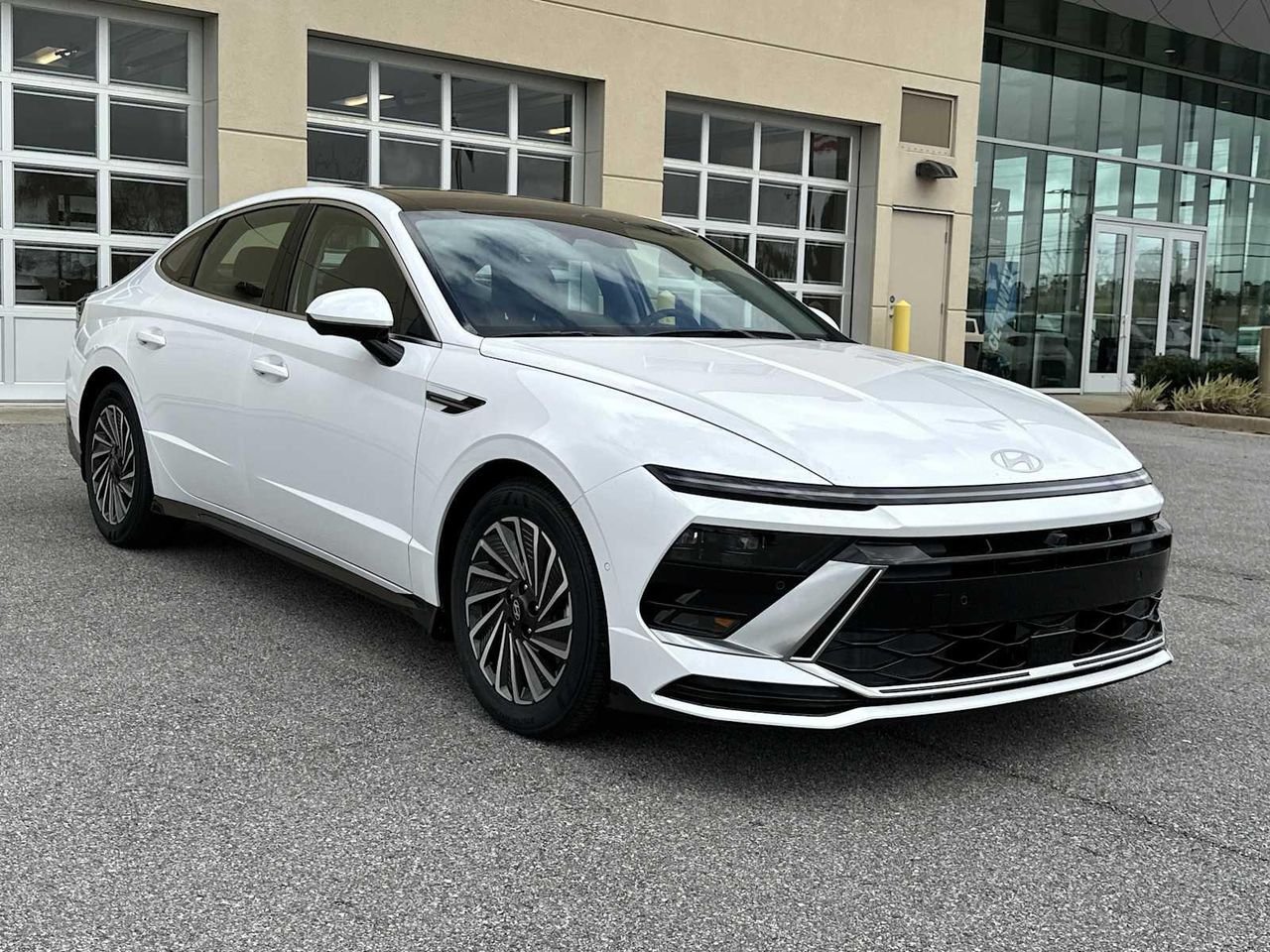 2026 Hyundai Sonata Limited's photo