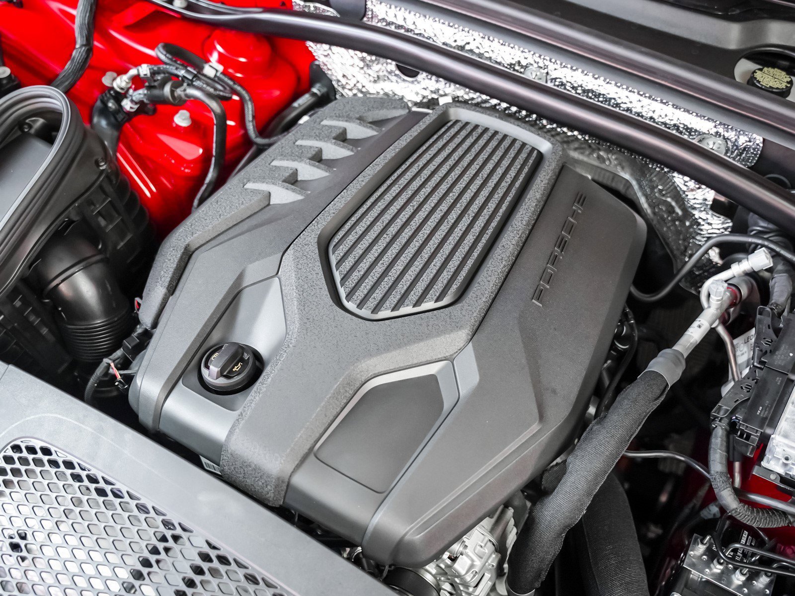 2026 Porsche Macan - Photo 12