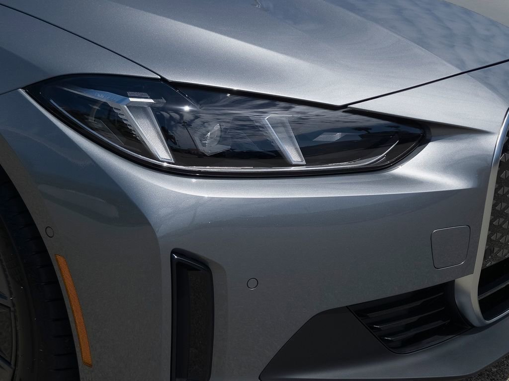 New 2026 Skyscraper Grey Metallic BMW eDrive40 image 6