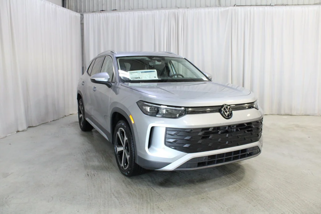 New 2026 Silver Volkswagen SE image 38