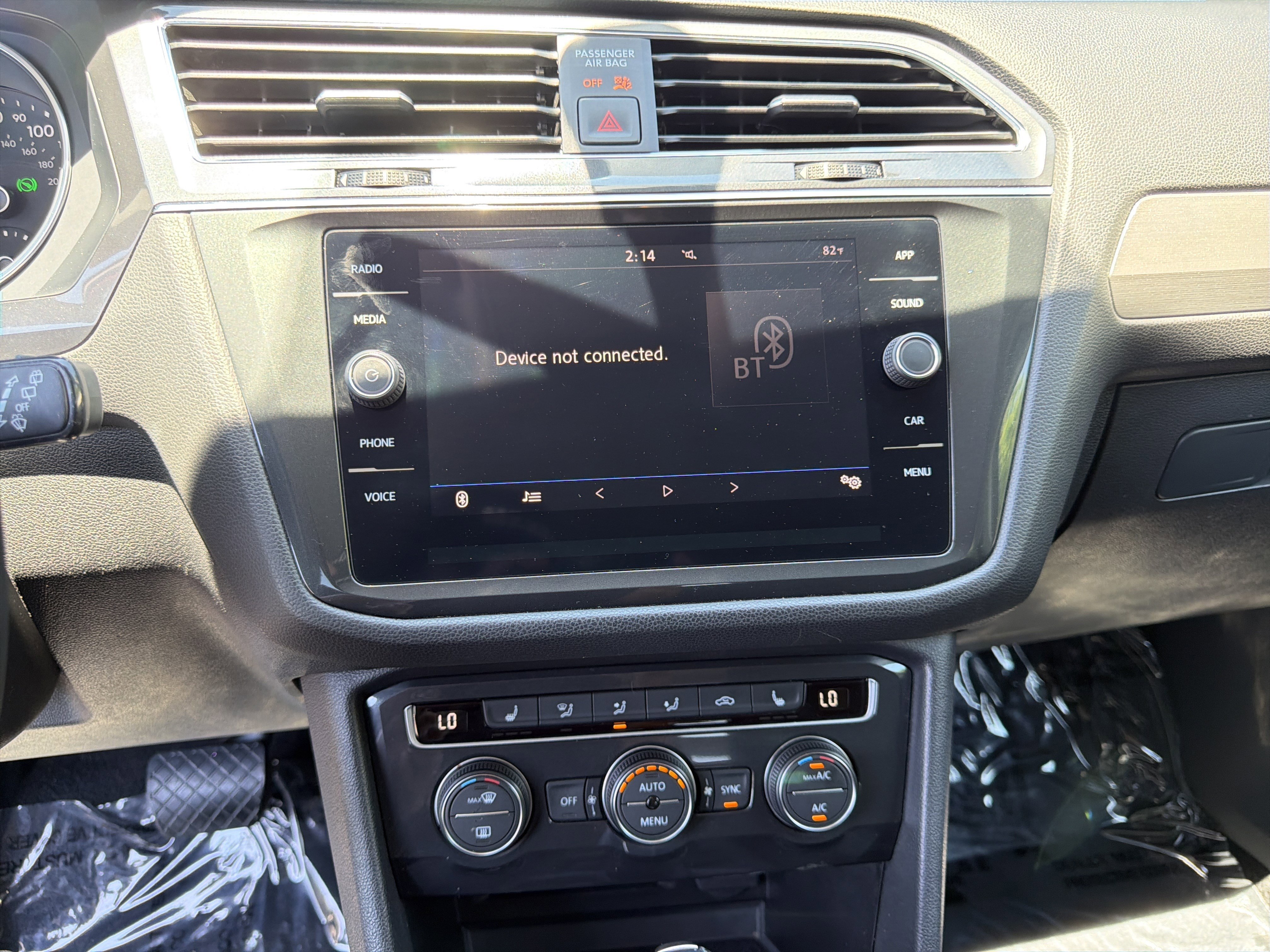 Used 2019  Volkswagen SE image 28