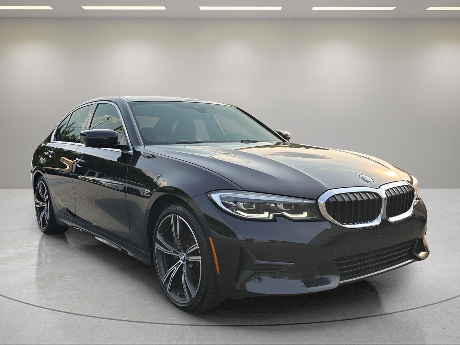 Used 2020 Black Sapphire Metallic BMW 330i image 7