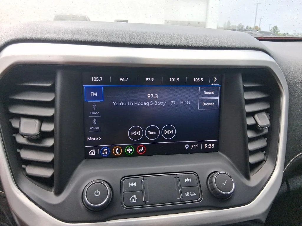 Used 2020 Ebony Twilight Metallic GMC SLE image 22