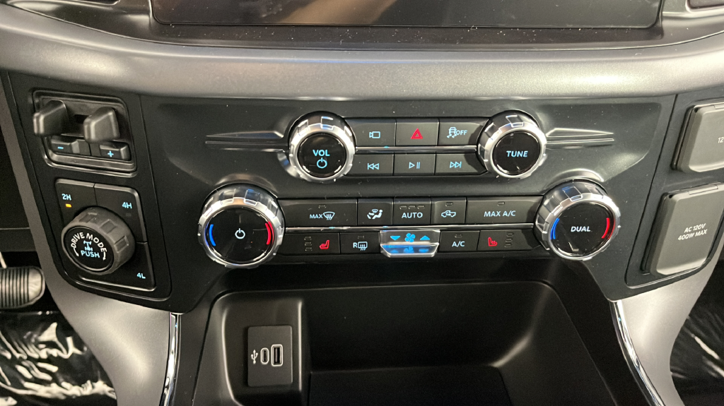 New 2026 Carbonized Gray Metallic Ford XLT image 26