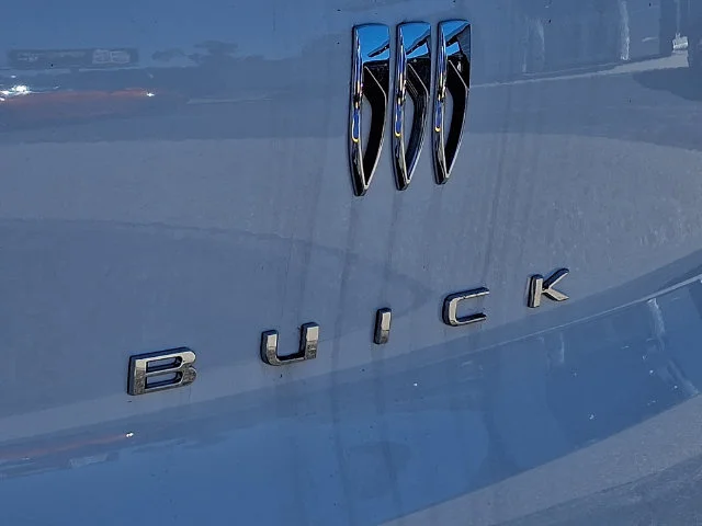 New 2026 Summit White Buick Preferred image 21