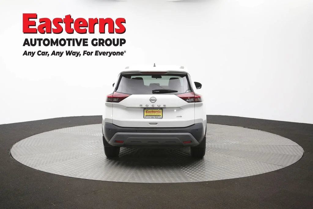 Used 2023 White Nissan S image 39