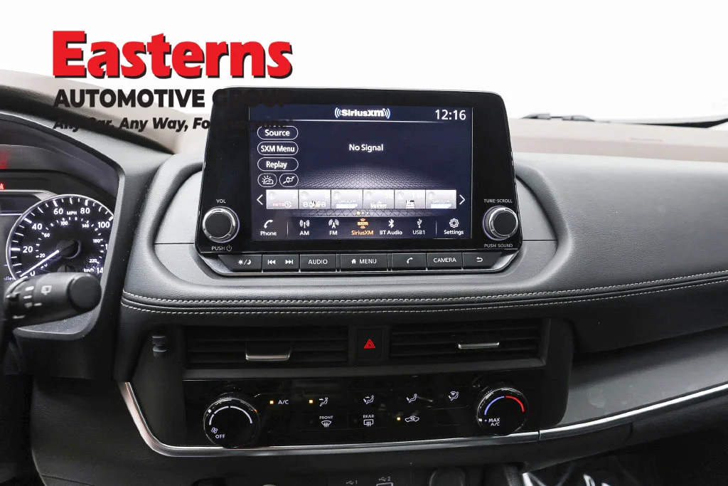 Used 2023 White Nissan S image 12