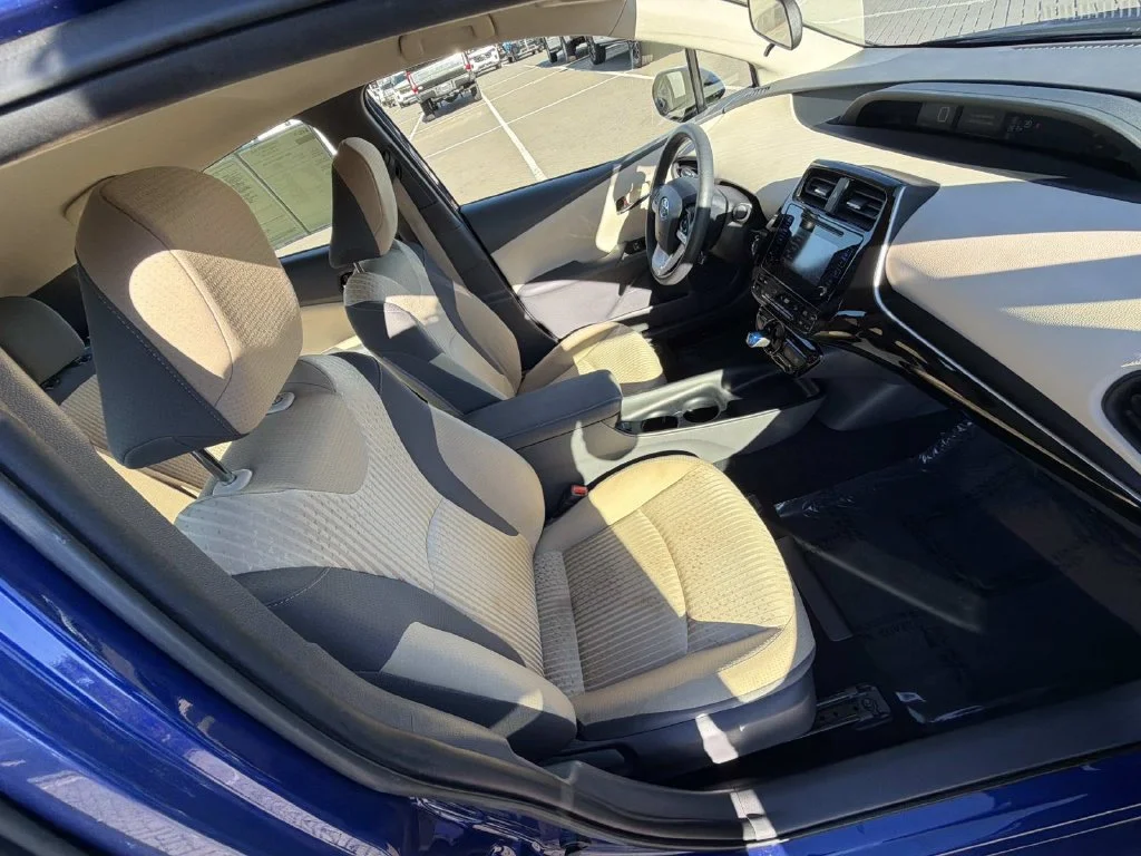 Used 2018 Blue Toyota Two image 30