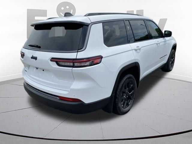 New 2026 Bright White Clear-Coat Exterior Paint Jeep Altitude image 5