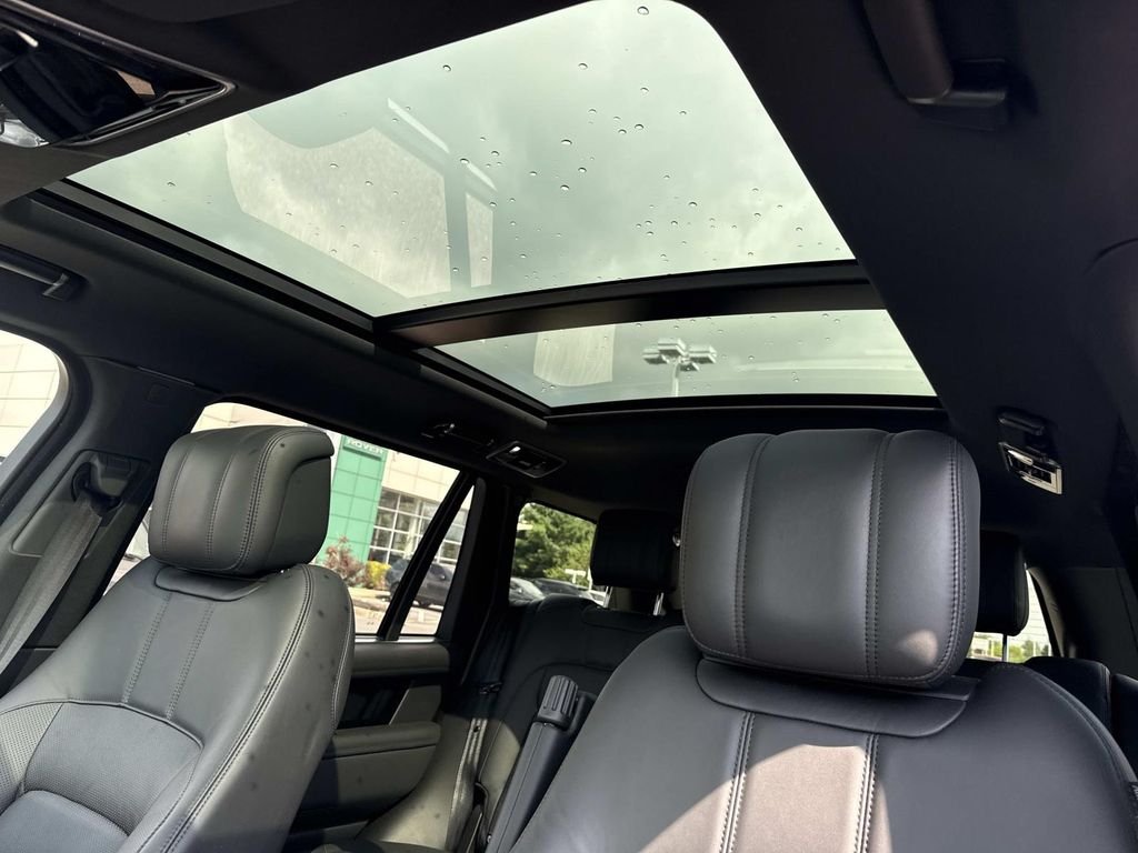 Used 2019 Black Land Rover 5.0L V8 Supercharged image 23
