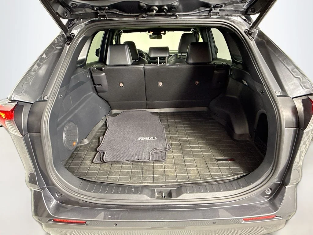 Used 2019 Magnetic Gray Metallic Toyota XSE image 27