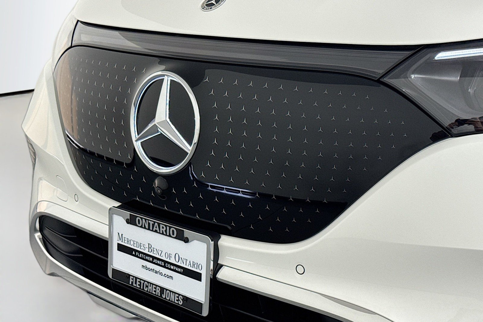 New 2026 Polar White Mercedes-Benz EQE 320 4MATIC® SUV image 11