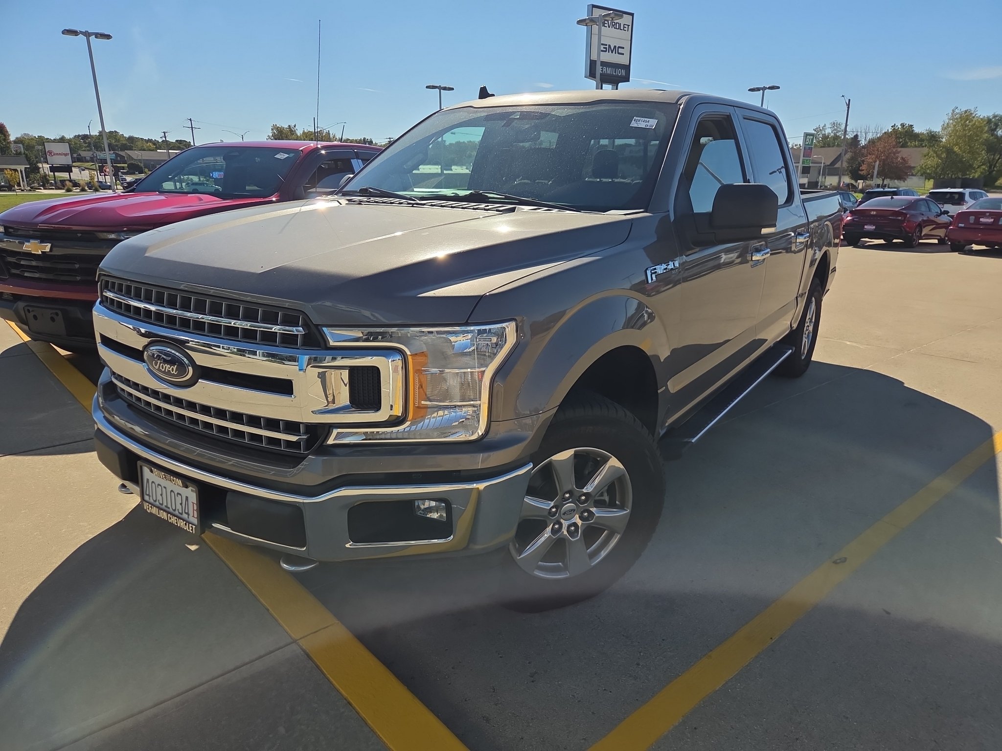 Used 2019 Tan Ford XL image 1