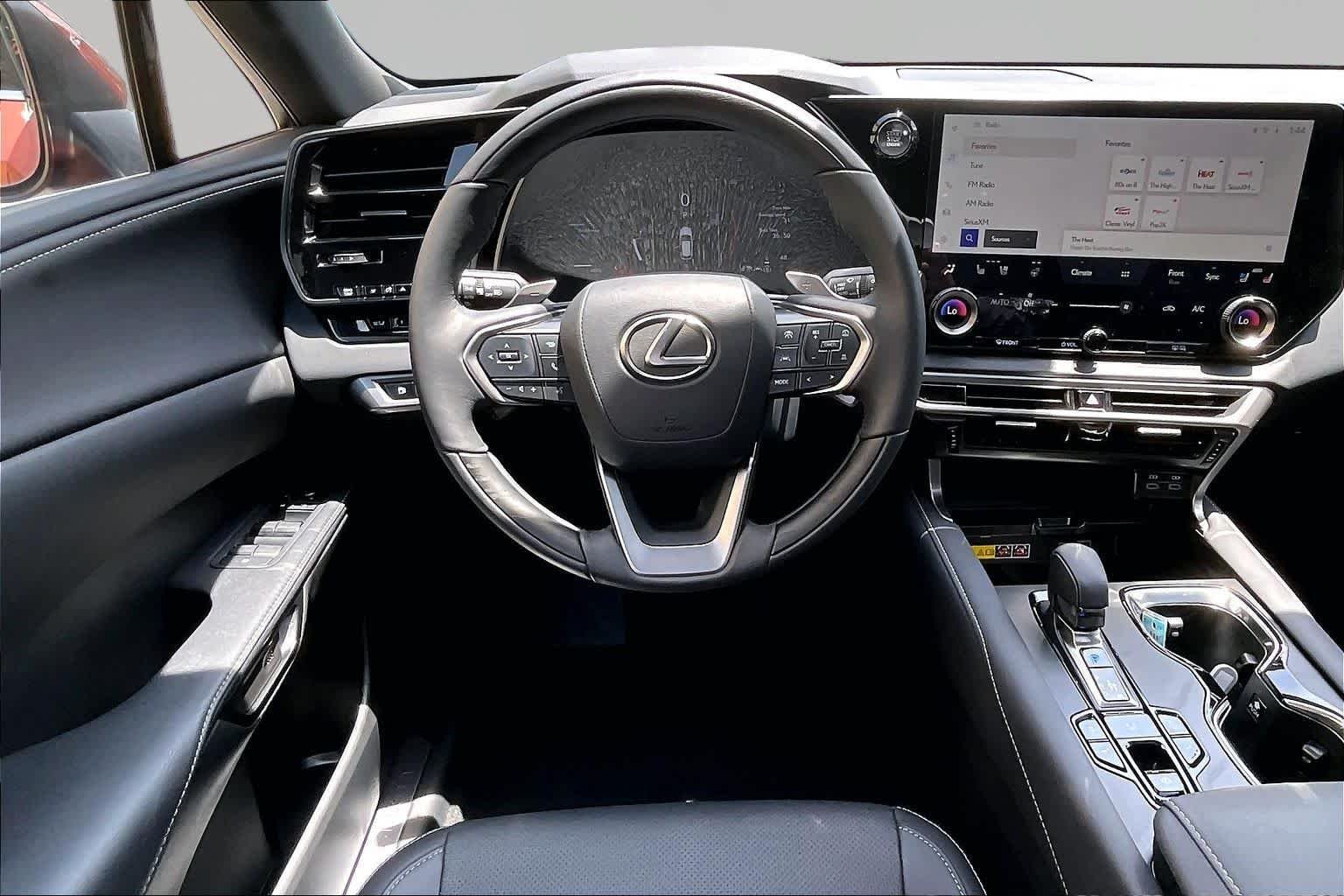 Used 2025 Copper Crest Lexus Premium image 6