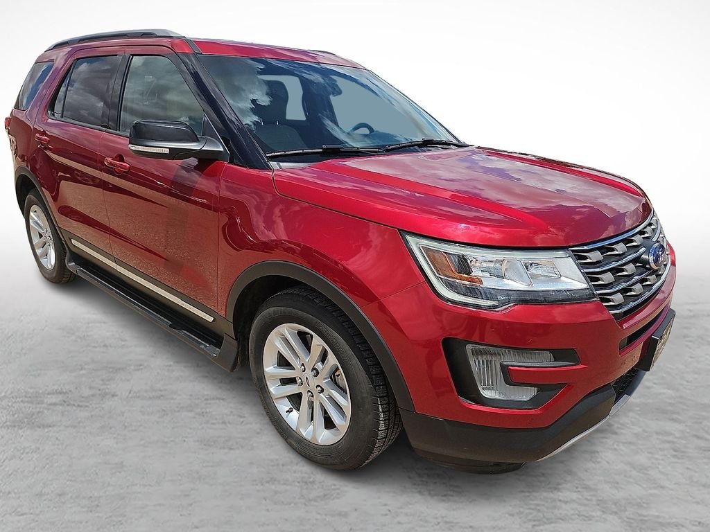 Used 2017 Ruby Red Metallic Tinted Clearcoat Ford XLT image 1