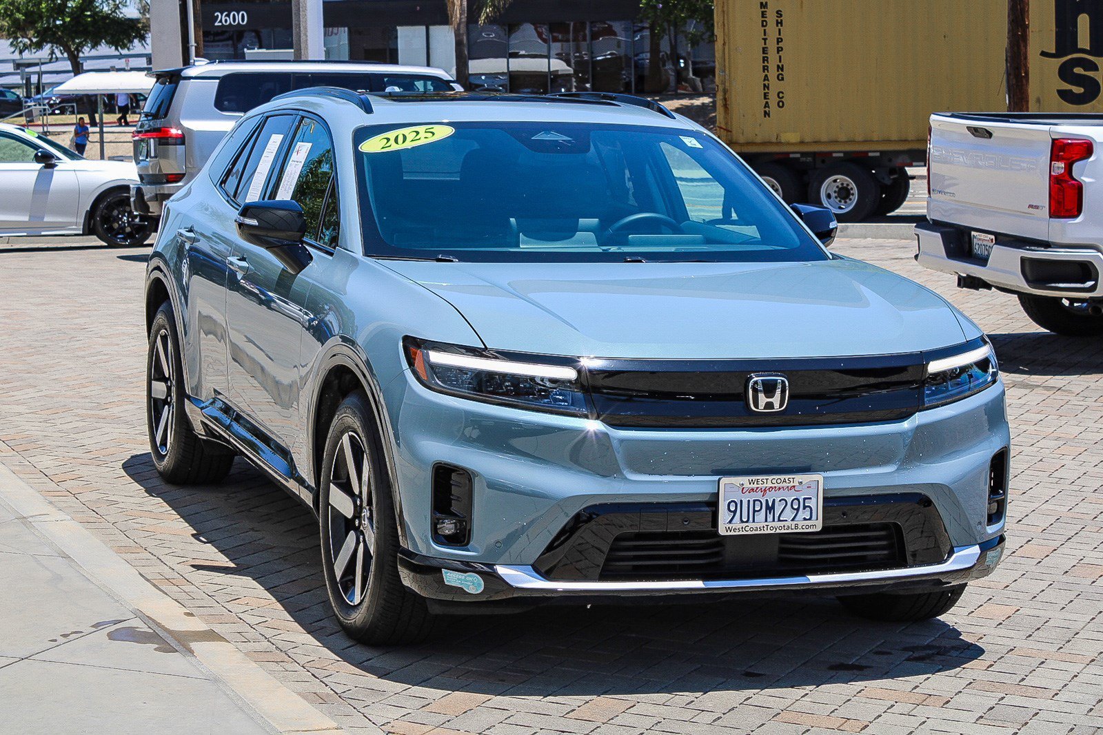 Used 2025 Sonic Gray Pearl Honda Touring image 3
