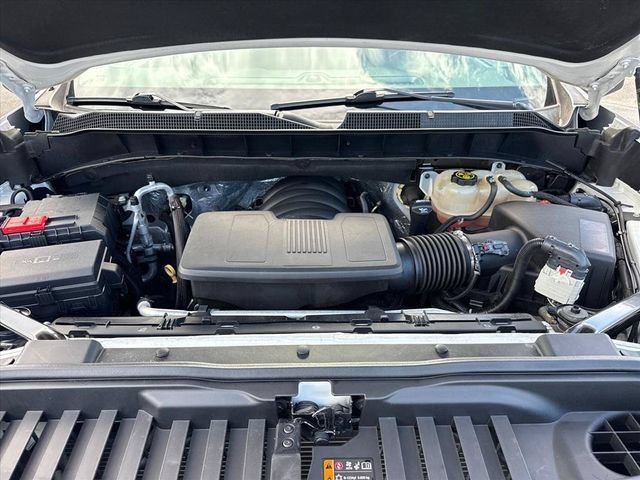 Used 2019 SUMMIT WHITE Chevrolet RST image 28