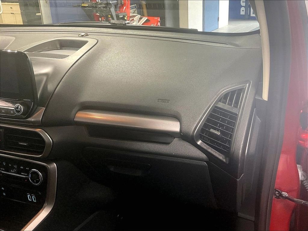 Used 2019 Red Ford SE image 13