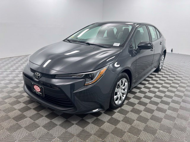 Used 2023  Toyota LE image 2