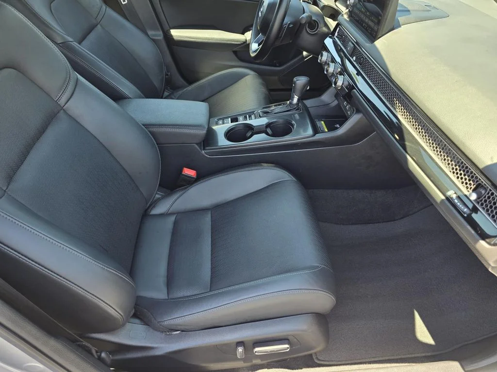 Used 2023 Lunar Silver Metallic Honda Sport Touring image 21