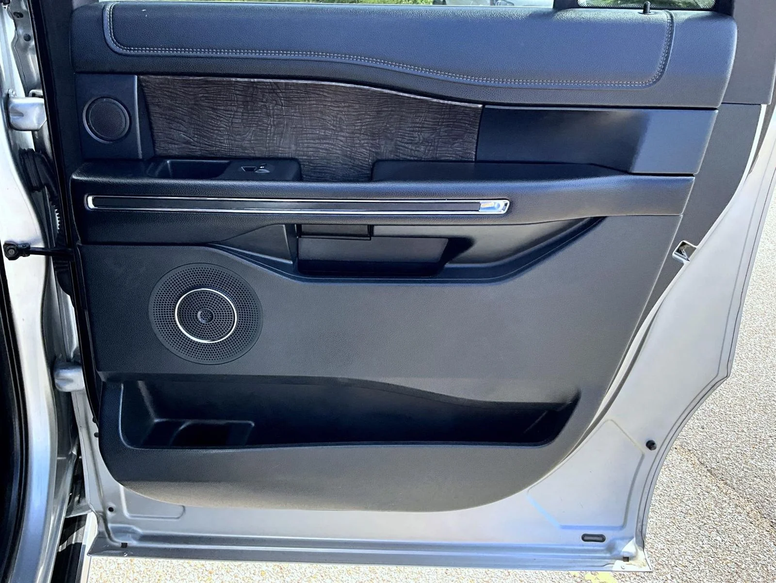 Used 2020 Silver Ford Limited image 20