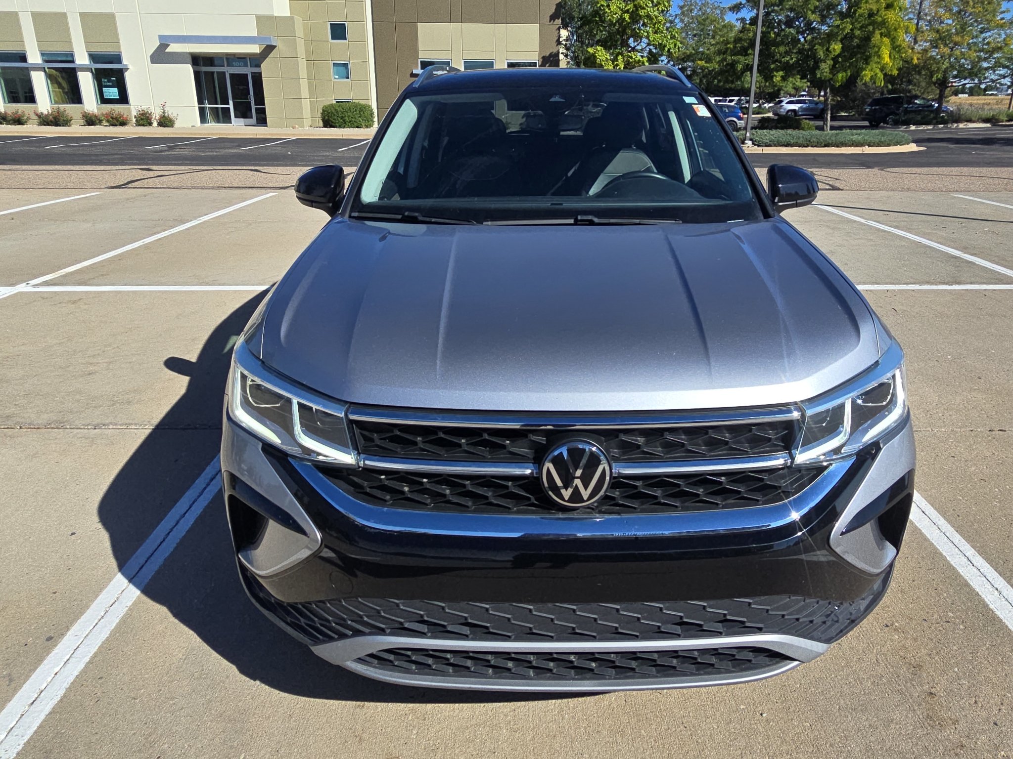 Used 2023 Pyrite Silver Metallic Volkswagen SEL image 8