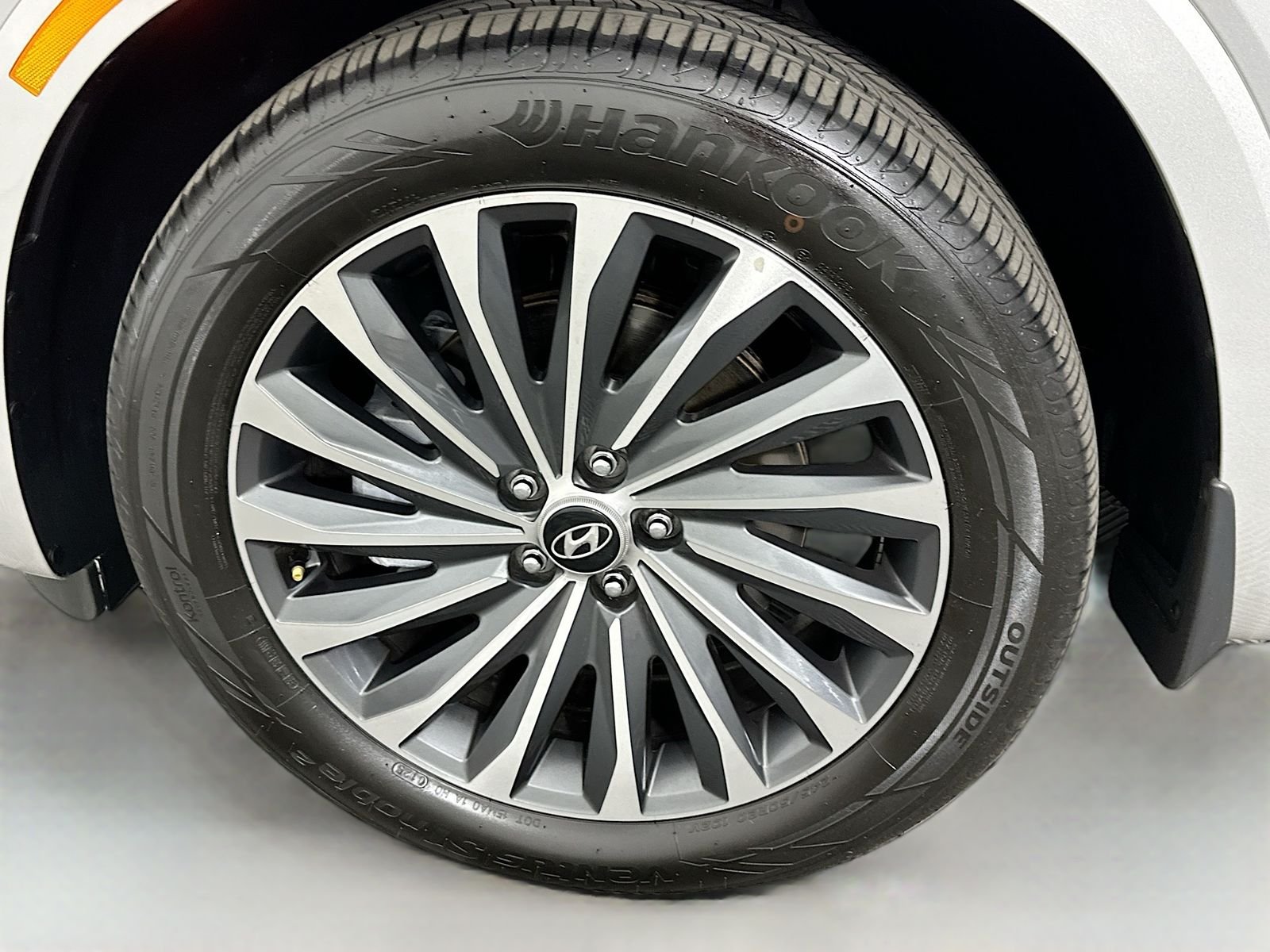 Used 2025 Silver Hyundai Calligraphy image 34