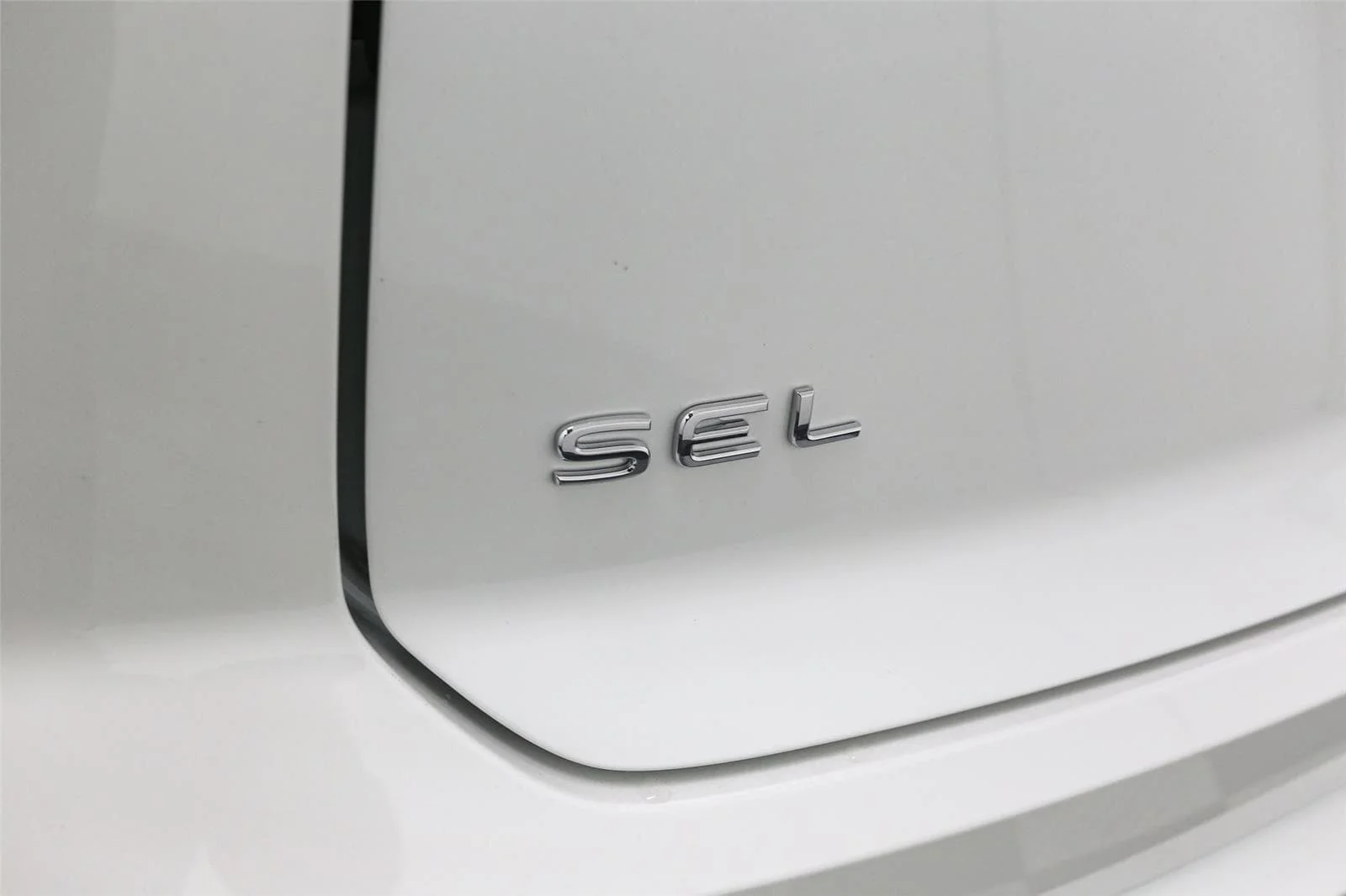 New 2026 Opal White Pearl Volkswagen 2.0T SEL Premium R-Line image 11