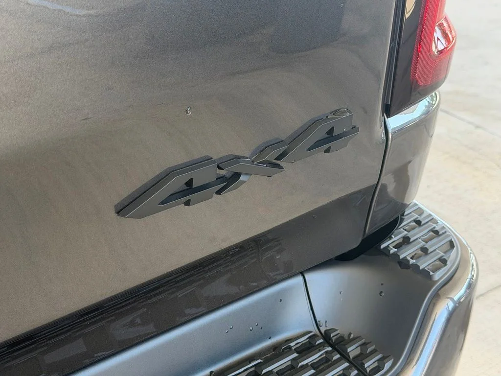 New 2026 Granite Crystal Metallic Clear-Coat Exterior Paint RAM Laramie image 40