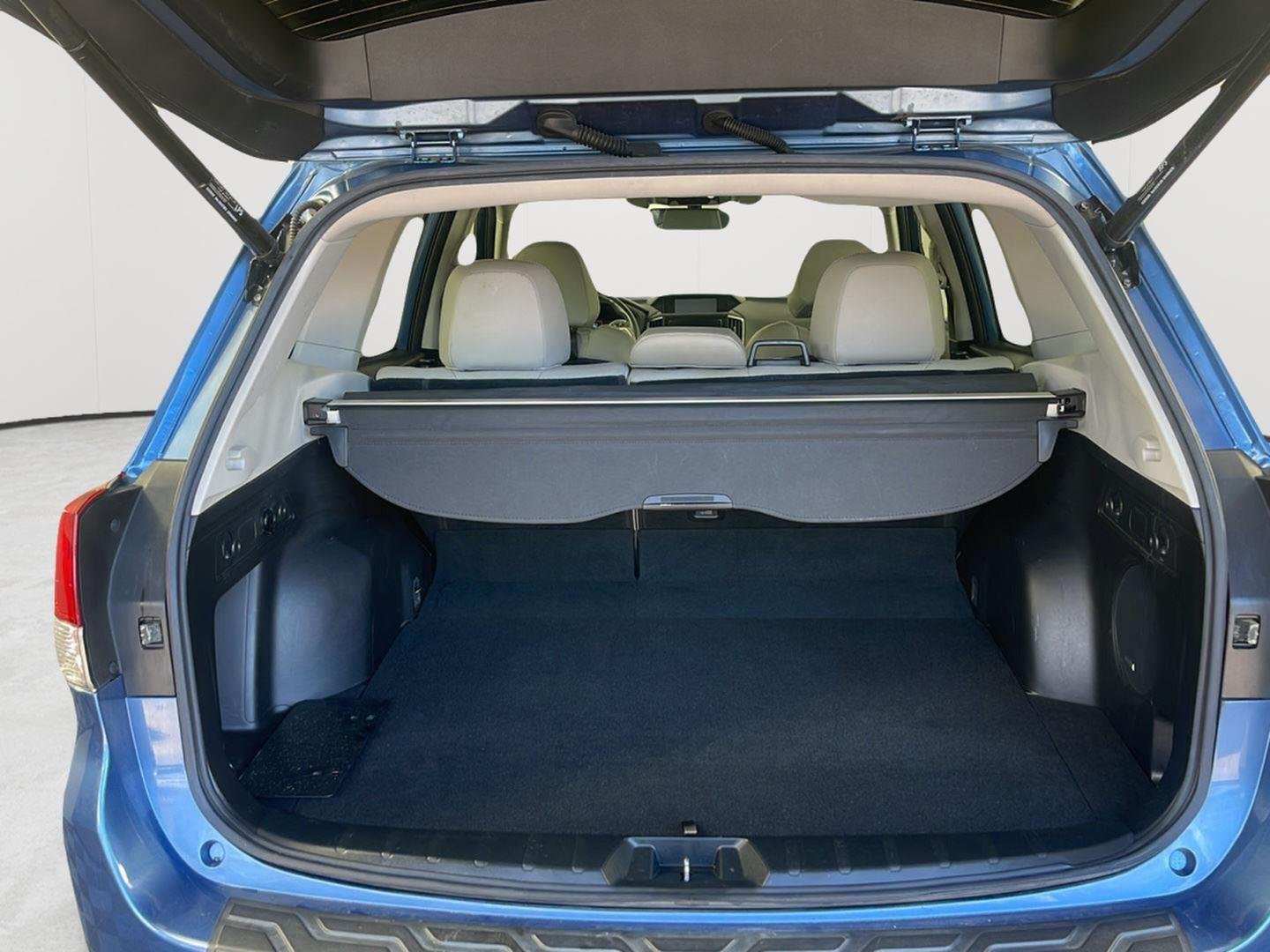 Used 2019 Horizon Blue Pearl Subaru Limited image 10