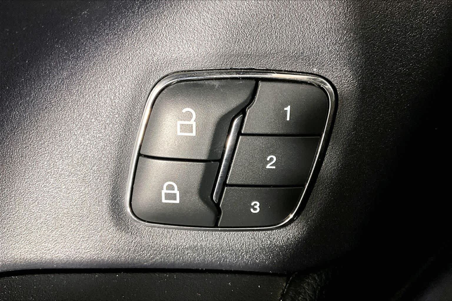 Used 2019 Stone Gray Metallic Ford XLT image 67