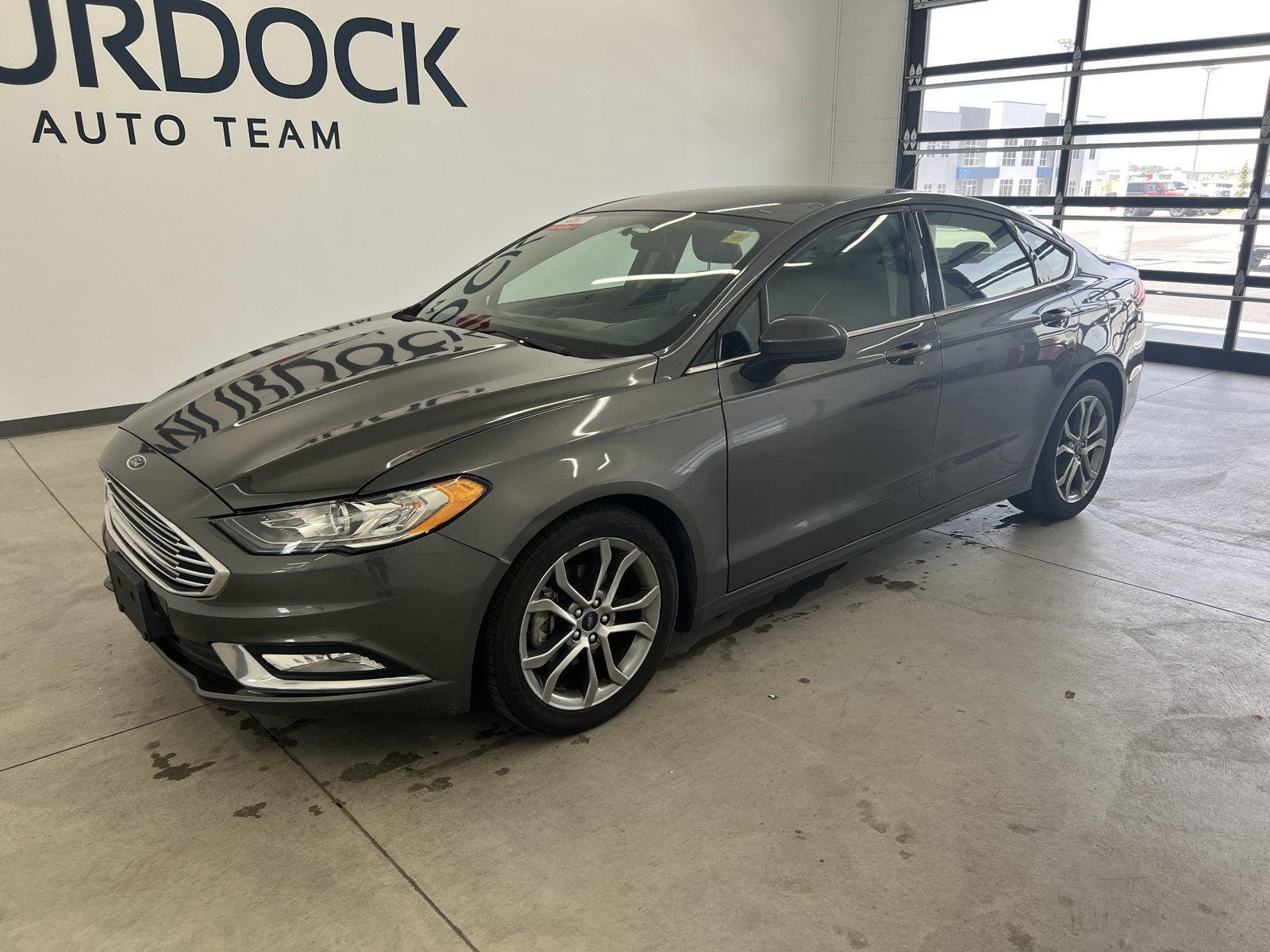 Used 2017 Magnetic Ford SE image 6