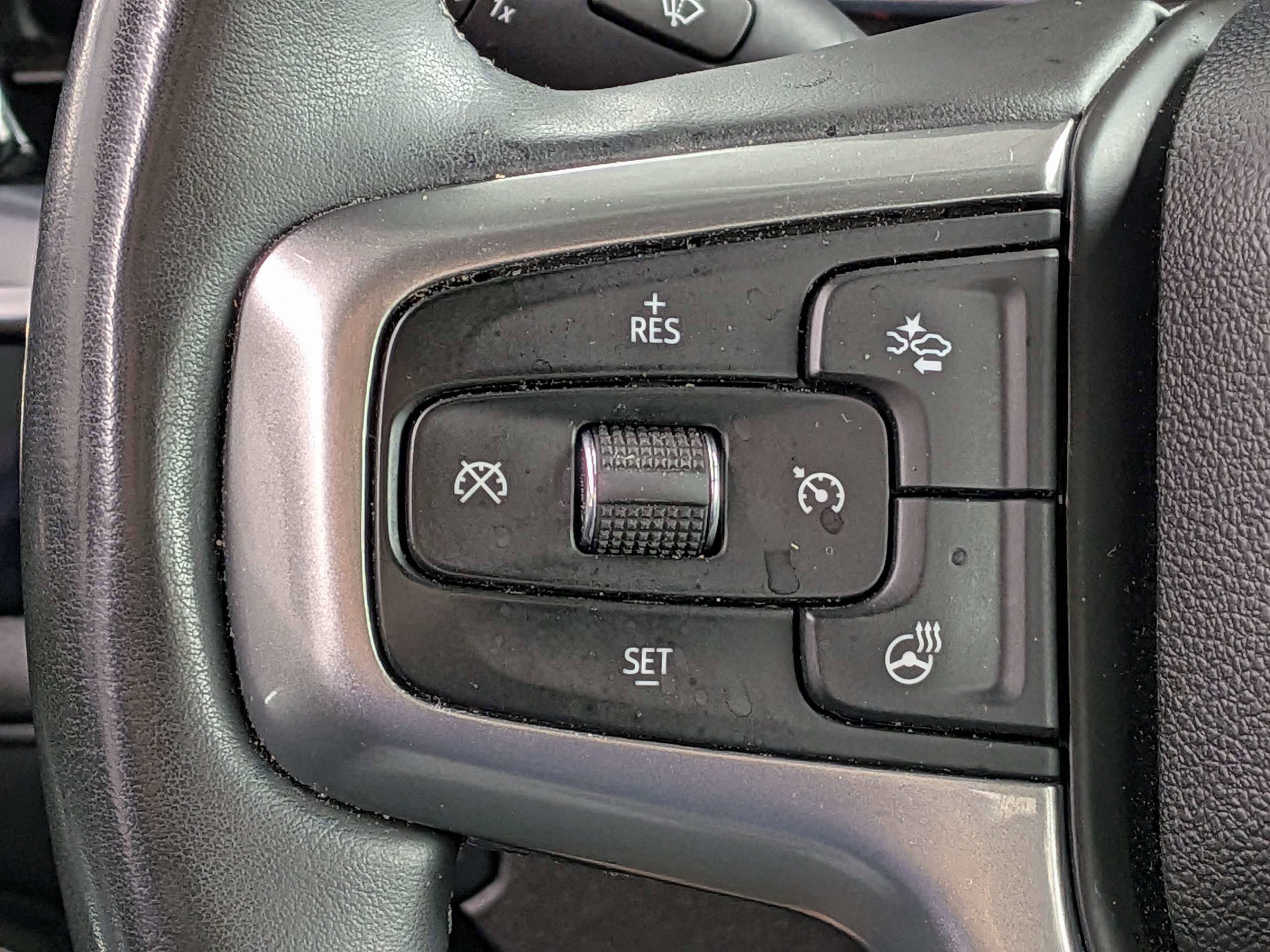 Used 2025 White Chevrolet LT image 22